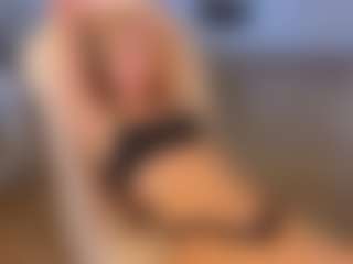 Live cam show with RondaSchlicher - Teen (18+) on Camiplay Live