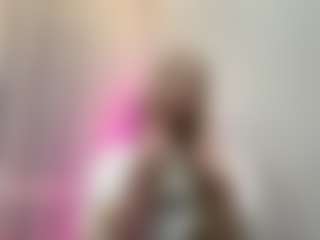 Kiara's Live Sex Cam Show