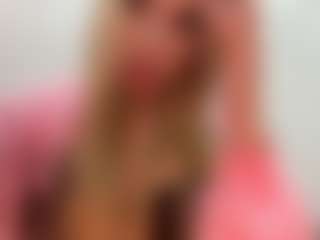 Kiara's Live Sex Cam Show