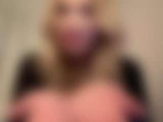 Kiara's Live Sex Cam Show