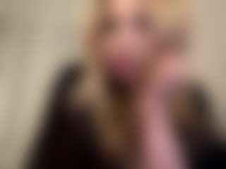 Kiara's Live Sex Cam Show