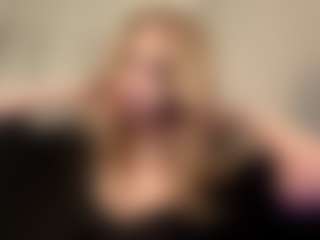 Kiara's Live Sex Cam Show