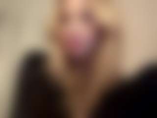 Kiara's Live Sex Cam Show