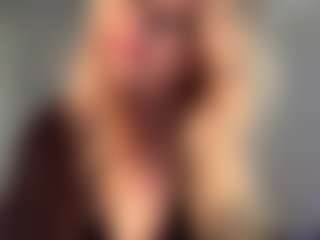 Kiara's Live Sex Cam Show