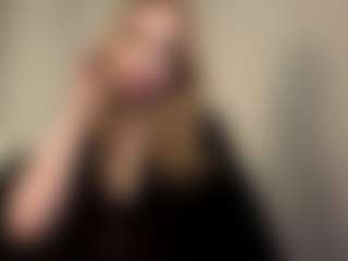 Kiara's Live Sex Cam Show