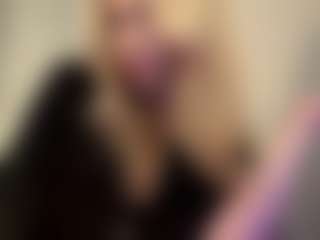 Kiara's Live Sex Cam Show