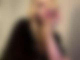 Kiara's Live Sex Cam Show