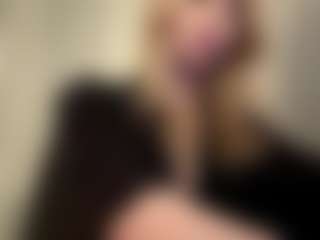 Kiara's Live Sex Cam Show
