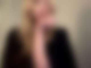 Kiara's Live Sex Cam Show