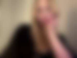 Kiara's Live Sex Cam Show