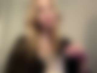 Kiara's Live Sex Cam Show