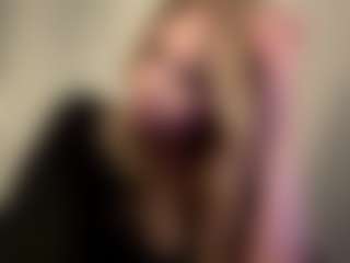 Kiara's Live Sex Cam Show