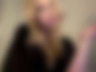 Kiara's Live Sex Cam Show