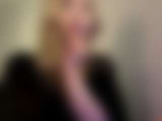 Live cam show with Kiara - Blonde Hair Shaved Pussy on Dare Cams