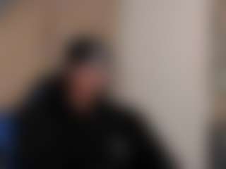 Live cam show with liamkron - Black Hair on TeamSkeetLive