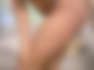 Live cam show with Scarlett-Raney - Latex on Camsoda