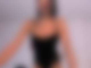Live cam show with Sophia Fontalvo - Muscular on Dolls Live