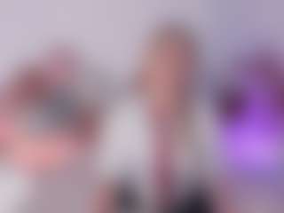 Live cam show with MaiaSinclair - Small Tits on Fling VIP Chat