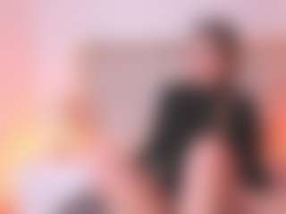 Live cam show with MaiaSinclair - Natural on Milfs Live