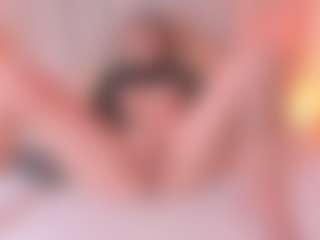 Live cam show with MaiaSinclair - Blonde Hair Petite on Fling VIP Chat