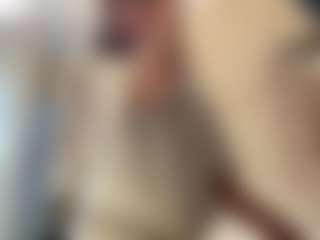 Live cam show with CicelyCapdeville - Drinking on livesuperchat.net