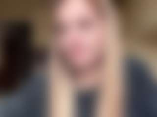 Live cam show with CicelyCapdeville - Skinny Teen (18+) on LiveSexCams6