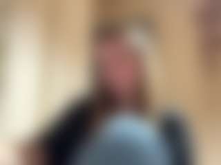 Live cam show with CicelyCapdeville - Shaved Pussy MILF on TeamSkeetLive
