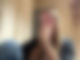 Live cam show with CicelyCapdeville - Lovense Petite on Gym Cam Girls