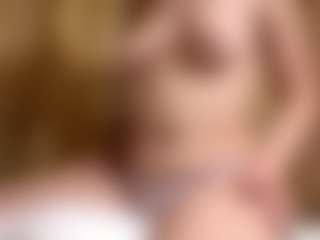 Live cam show with JonnaDachs - Average on WildCum
