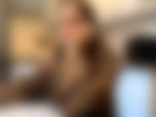 Live cam show with Kira - Strip Brown Hair on xxxlivecams.org
