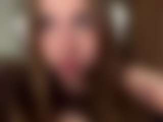 Live cam show with Melody - New Teen (18+) on StripNow