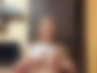 Live cam show with TorrieZelaya - Blonde Hair on Camsoda