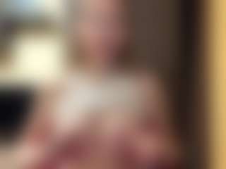 Live cam show with TorrieZelaya - Blonde Hair on CamwithHer