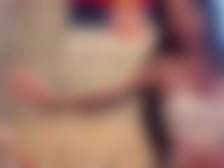Live cam show with VinaPeiper - Shaved Pussy on Camsoda