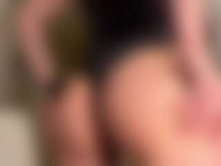 VinaPeiper's Live Sex Cam Show
