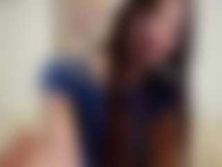 Live cam show with Amelie-Bloom - Camel Toe on slutload