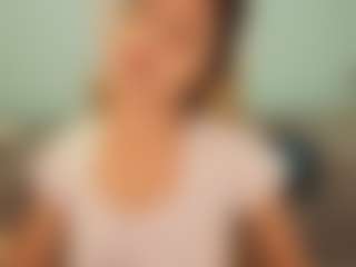 Amelie-Bloom's Live Sex Cam Show