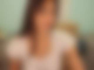 Live cam show with Amelie-Bloom - New Brown Eyes on livesuperchat.net
