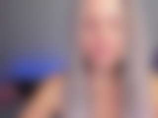 Fire-Dancer MILF webcam performer live streaming