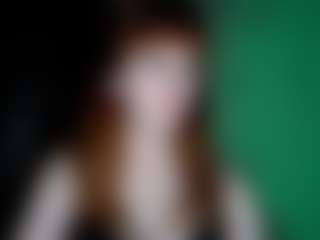 Live cam show with Flora - Bear on SpankPalCams
