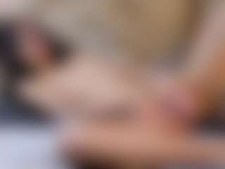 Live cam show with CheriseRajk - Bedroom Curvy on xDating