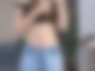Live cam show with DeloiseHelfert - Petite on dropp.cam