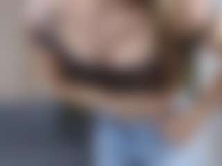 Live cam show with DeloiseHelfert - New Young Adult on dropp.cam