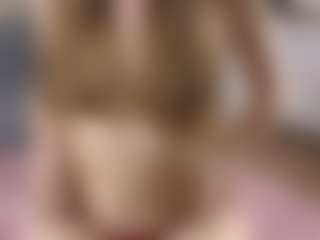 DeloiseHelfert's Live Sex Cam Show