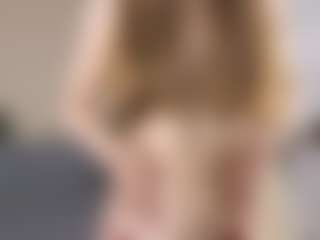 Live cam show with DeloiseHelfert - Landingstrip on Camsoda