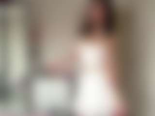 Live cam show with JonelleWettstein - Brown Eyes on livesuperchat.net
