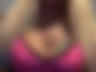 LaylaRed MILF webcam performer live streaming