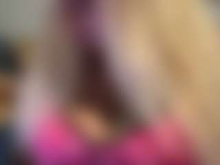 LaylaRed's Live Sex Cam Show