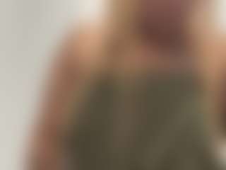 LaylaRed's Live Sex Cam Show