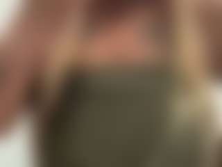LaylaRed's Live Sex Cam Show